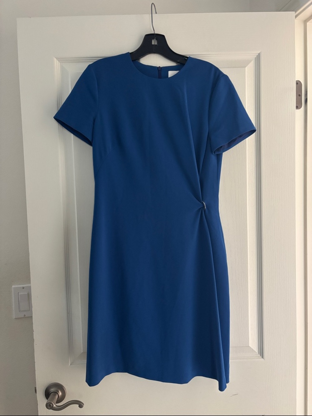 Hugo Boss Classic Short-Sleeve Blue Sheath Siver Ring Cinched Dress Sz 4